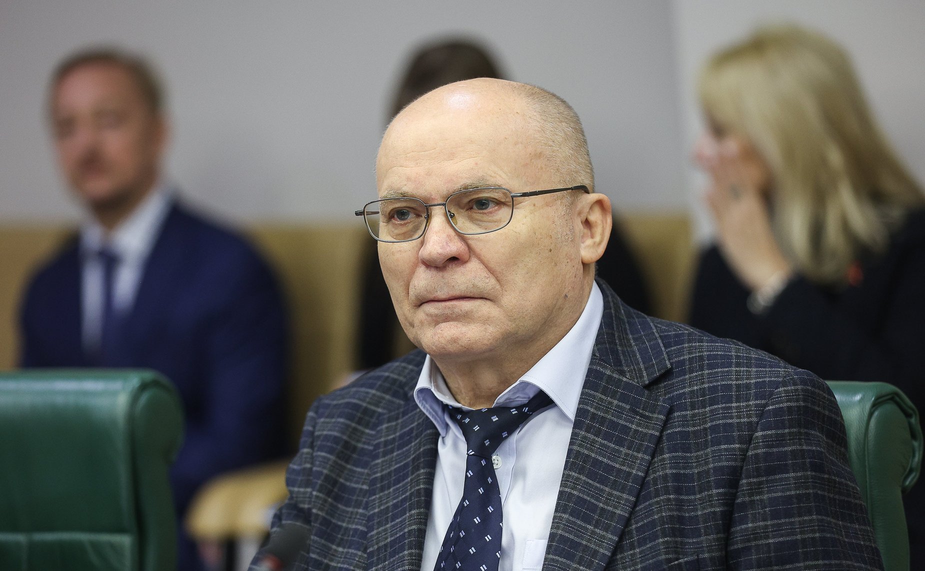 Круглый стол на тему «О целесообразности расширения полномочий прокурора по уголовным делам, поступившим для принятия решения в соответствии с требованиями статей 221 и 226 УПК РФ»