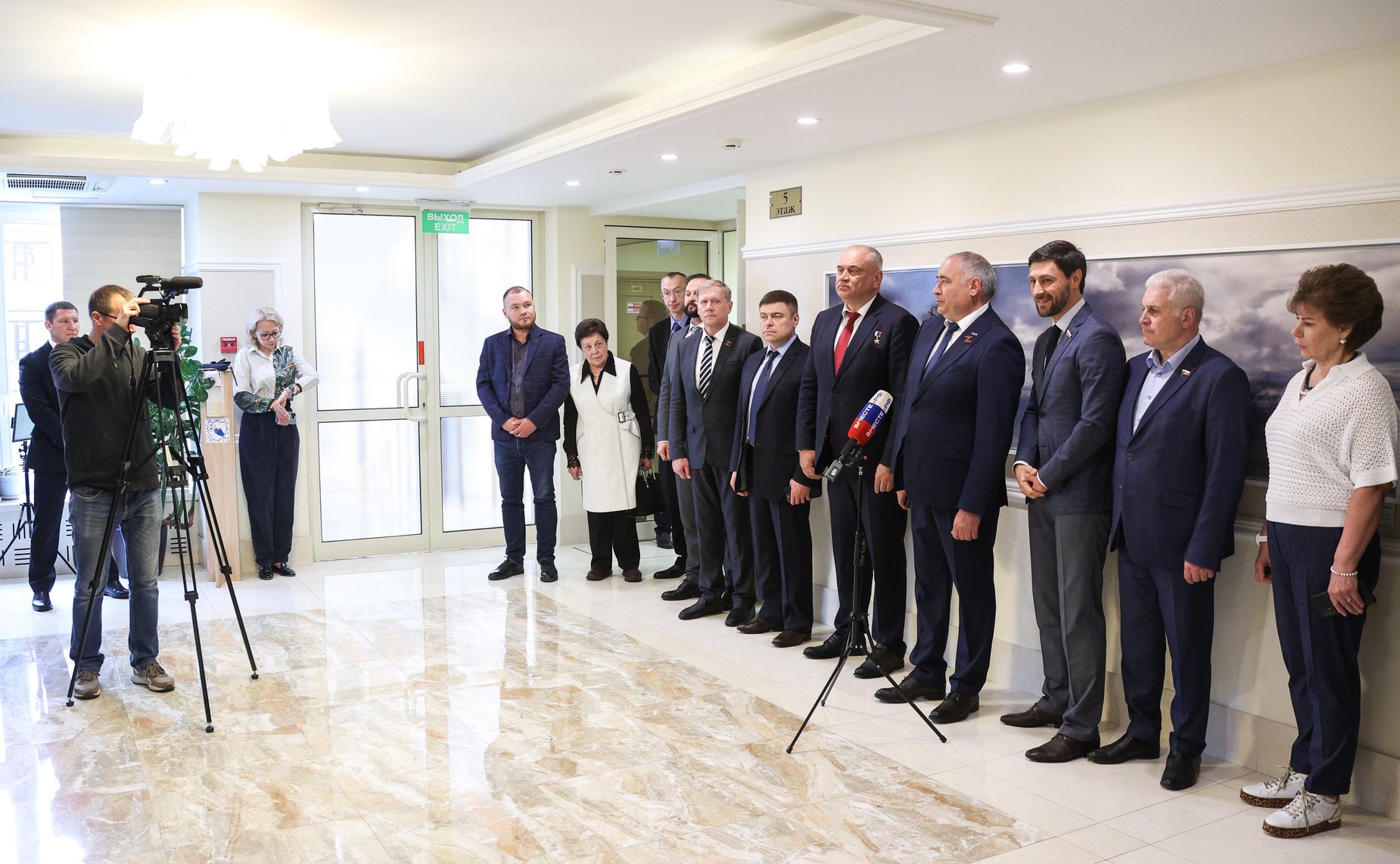 В Совете Федерации открылась выставка работ военного фотокорреспондента Артура Маливанчука