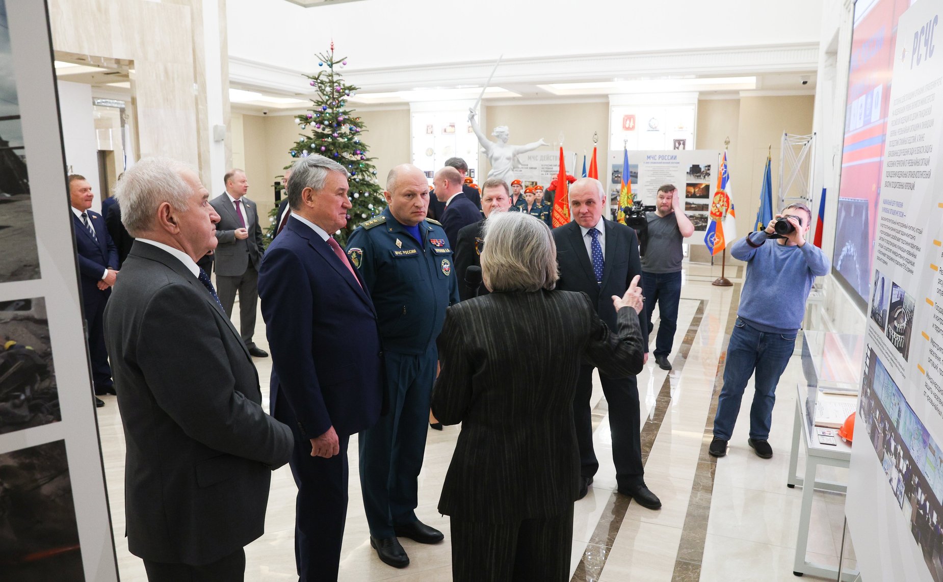 Открытие выставки «Служим Отечеству и МЧС России»