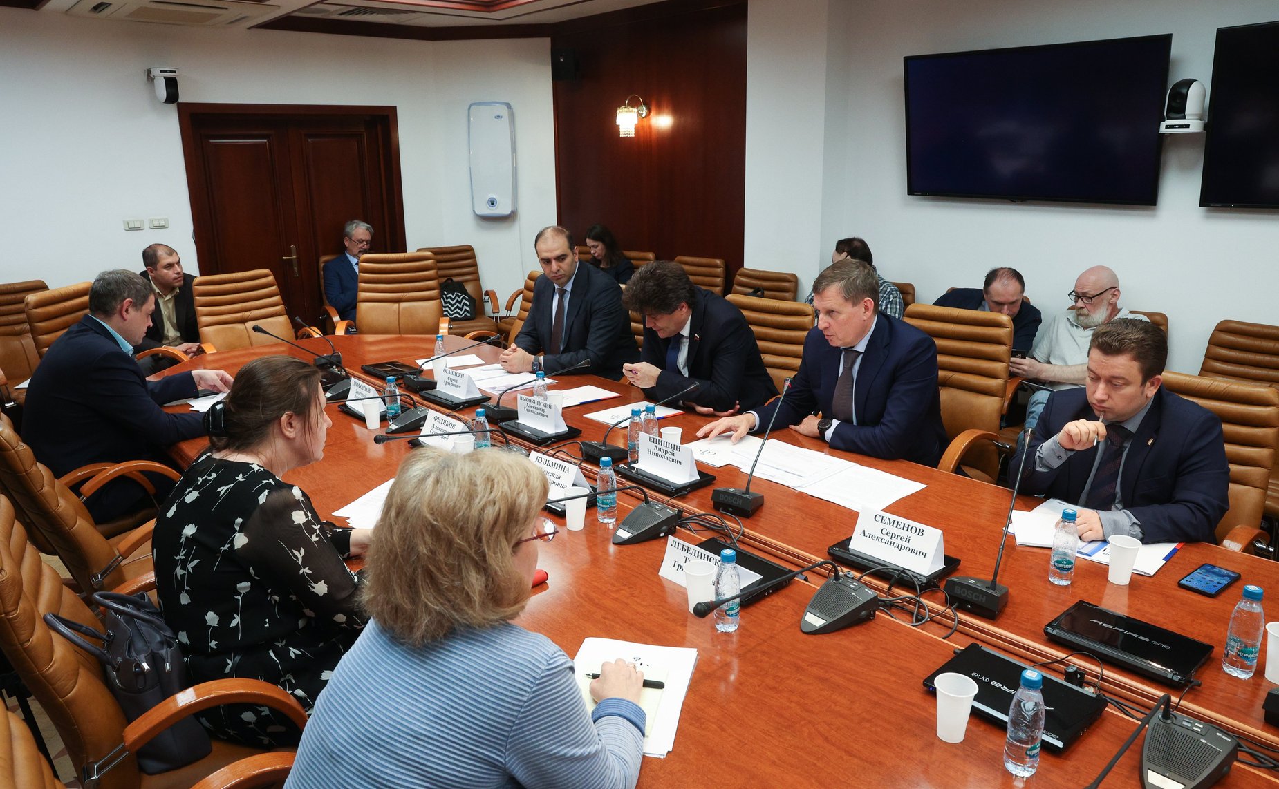 Совещание Комитета СФ по бюджету и финансовым рынкам «О совершенствовании налогового регулирования деятельности управляющих компаний в сфере ЖКХ»
