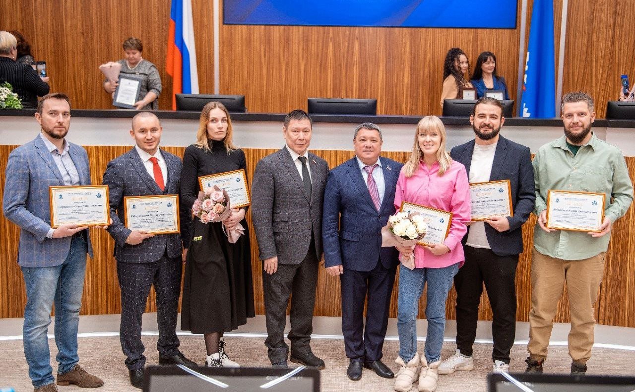 Григорий Ледков принял участие в двадцать четвертом заседании Законодательного Собрания Ямало-Ненецкого автономного округа седьмого созыва в городе Салехарде