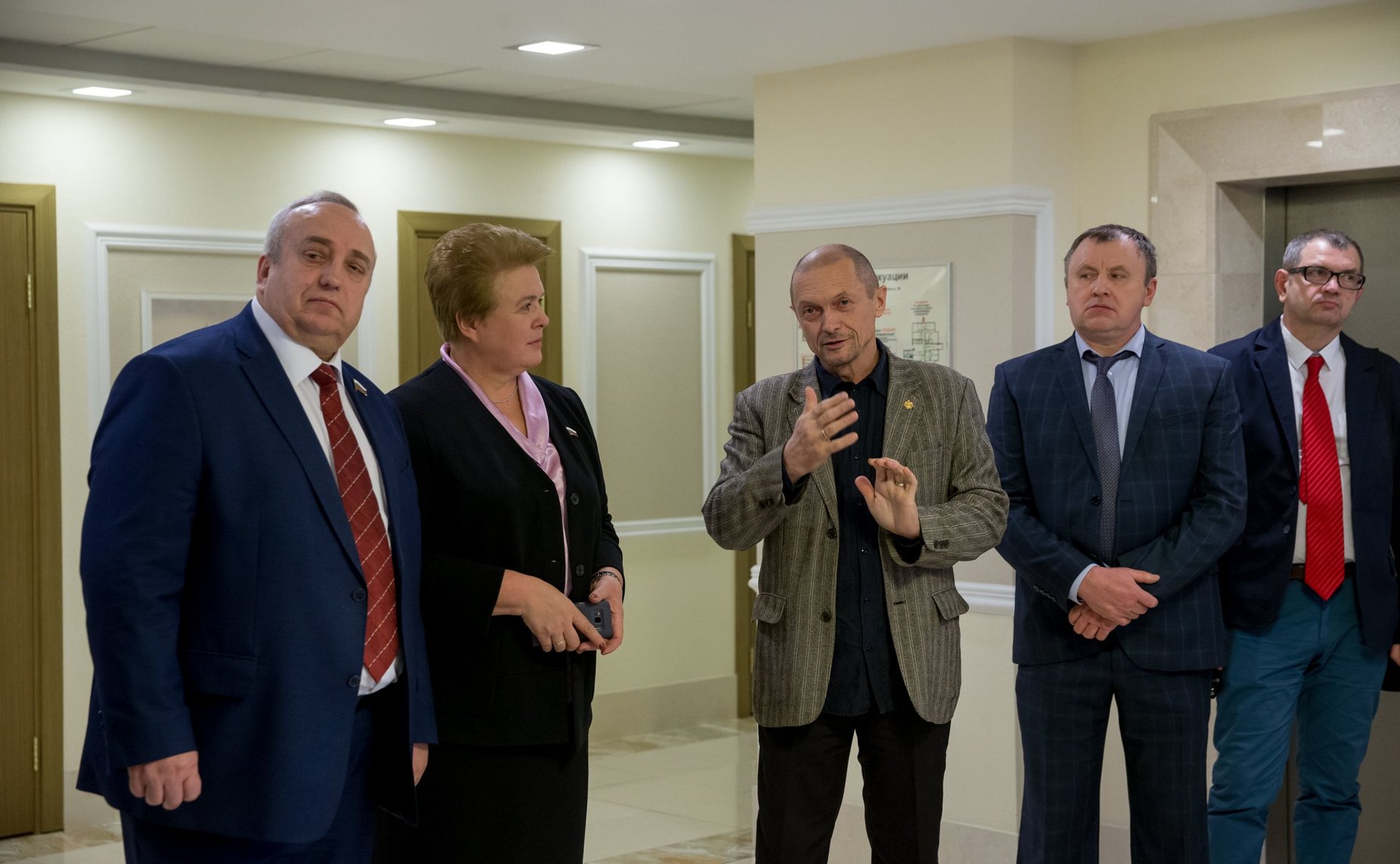 Открытие в Совете Федерации выставки «Смоленская стена», посвященной 80-летию Смоленского отделения Союза художников России