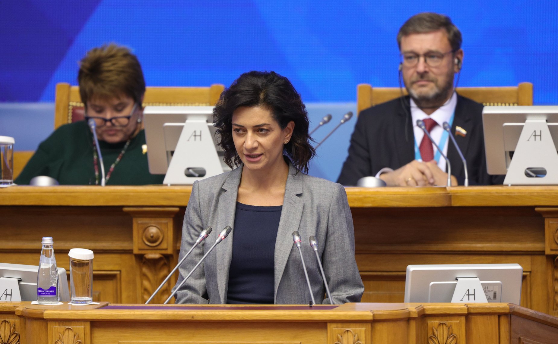 Пленарное заседание – межпарламентского диалога «Миссия женщин в развитии дипломатии мира и доверия»