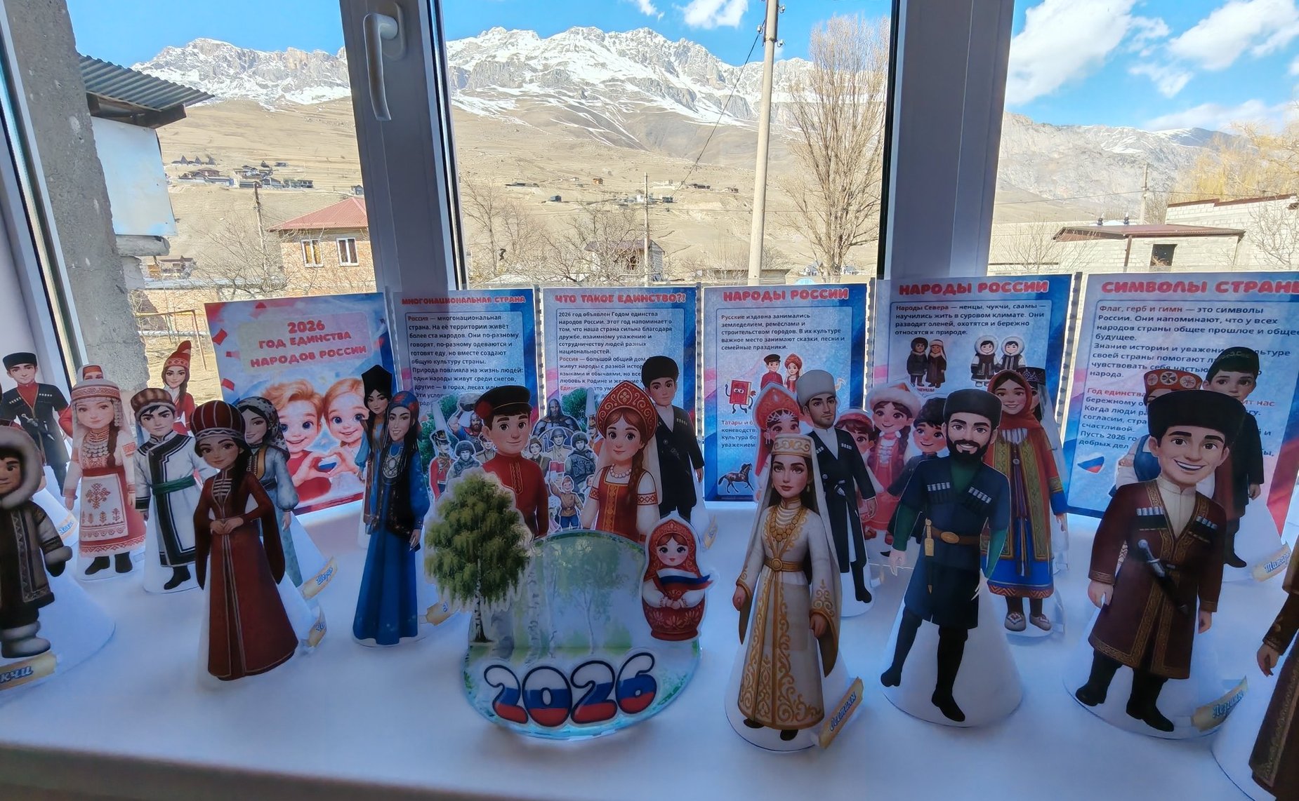 Виталий Назаренко в рамках региональной недели посетил в поселке Верхний Фиагдон в Алагирском районе несколько социально значимых объектов