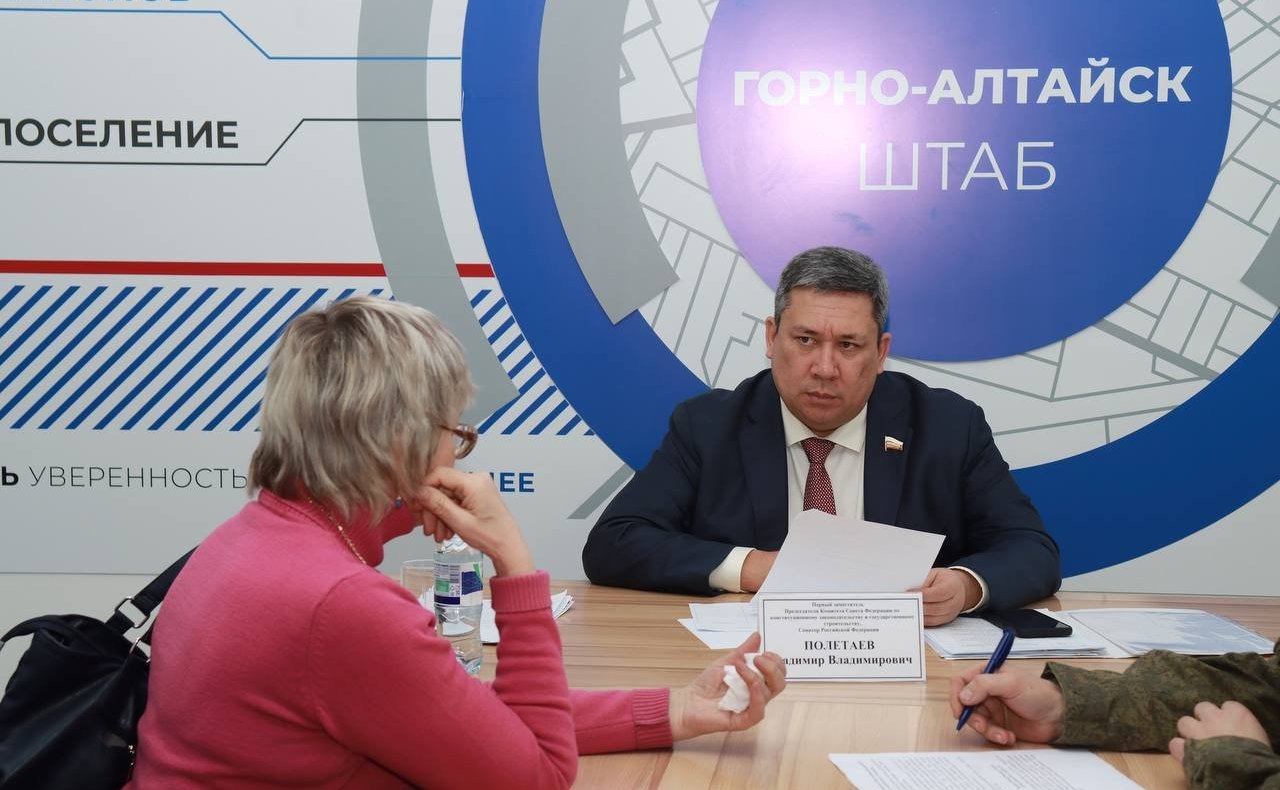 Владимир Полетаев в ходе региональной недели провел ряд встреч, а также прием граждан