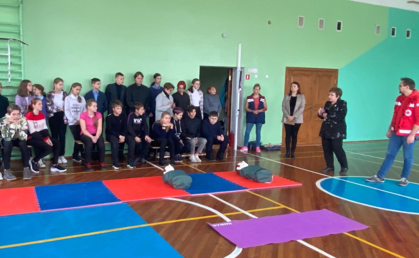 Елена Бибикова рассказала школьникам о необходимости навыков по оказанию первой медицинской помощи