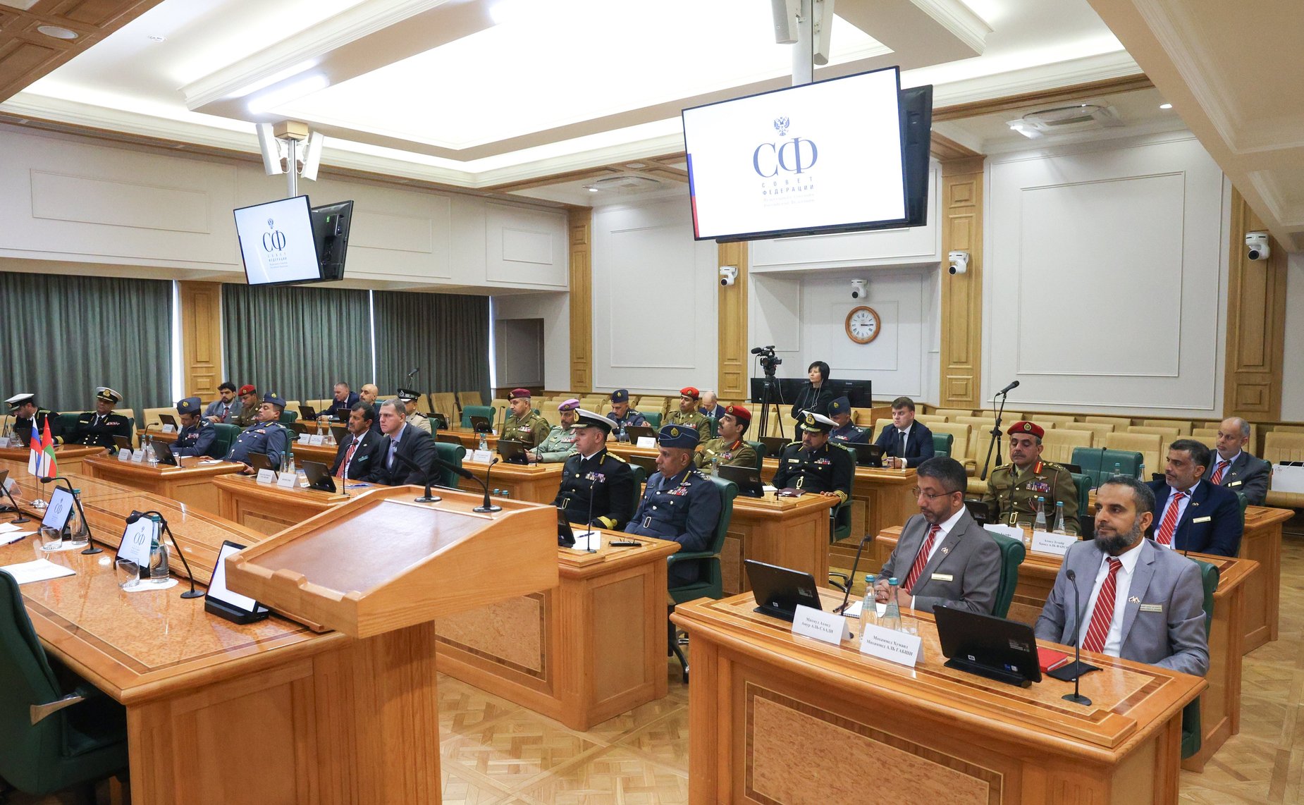 Мохмад Ахмадов провел встречу с делегацией Султаната Оман