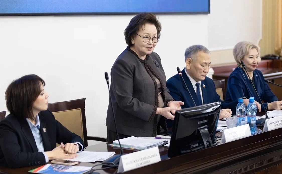 Сахамин Афанасьев принял участие в заседании Женского движения Якутии