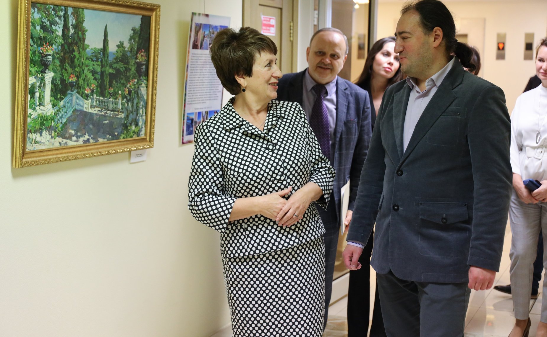 В Совете Федерации открыта экспозиция работ Павла Еськова «Крымское солнце»