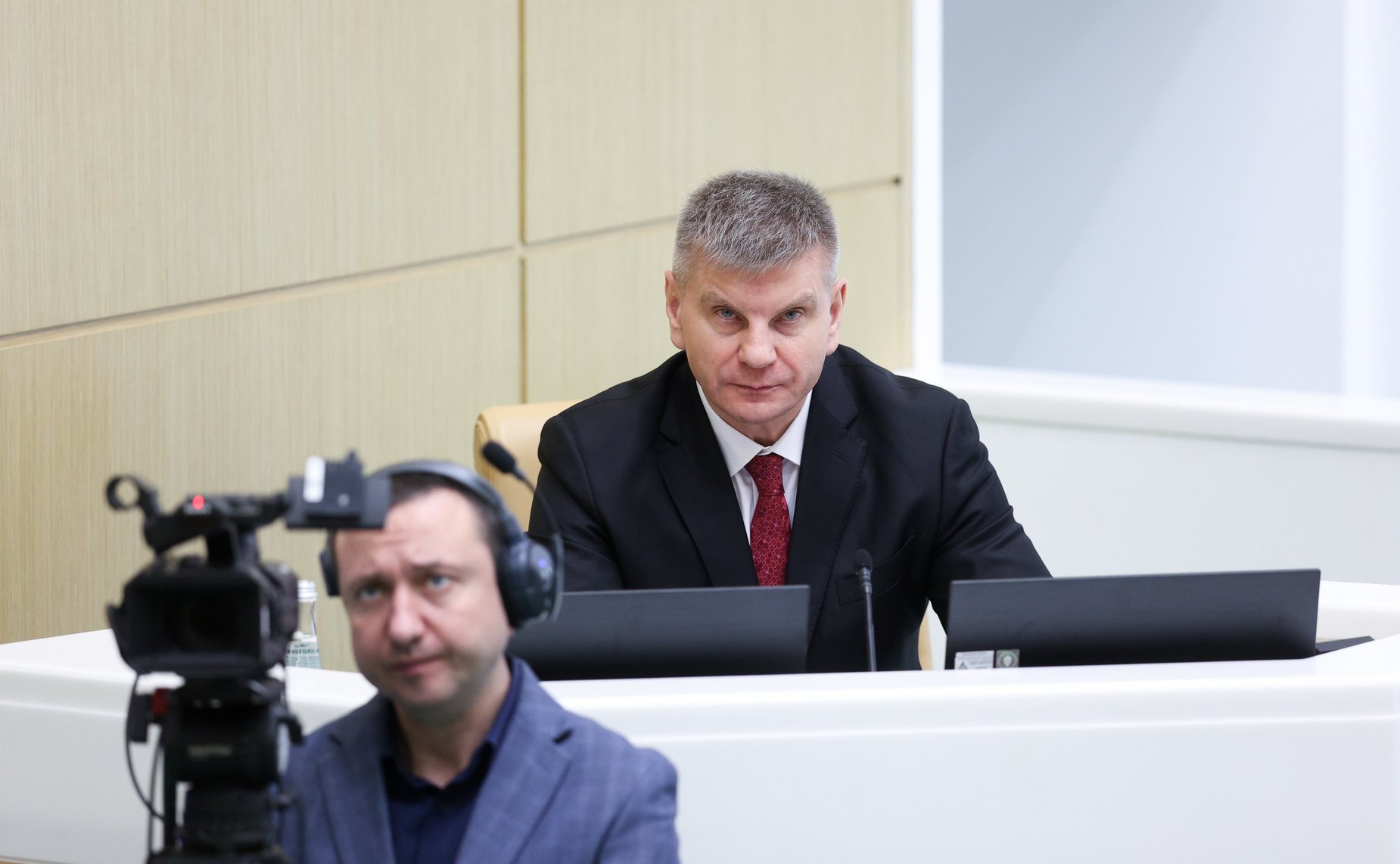 Геннадий Голов