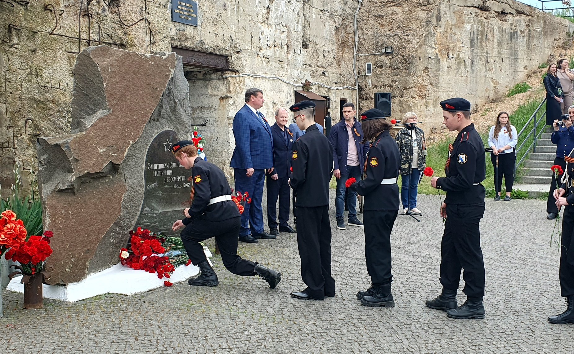 Сергей Колбин принял участие в торжественной линейке, которая состоялась на территории Музейного историко-мемориального комплекса героическим защитникам Севастополя «35-я Береговая Батарея»