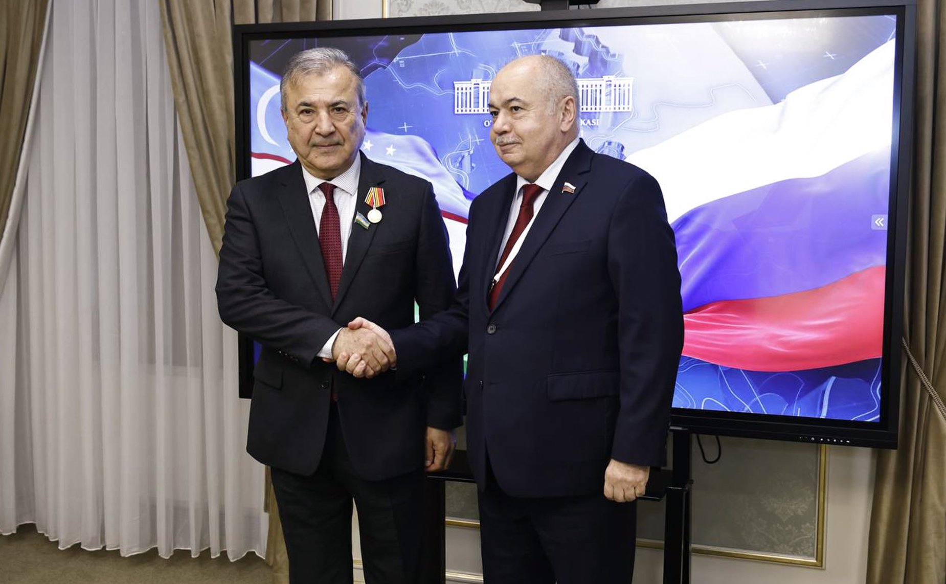 Сенаторы РФ приняли участие в наблюдении за выборами в Законодательную палату Олий Мажлиса Республики Узбекистан