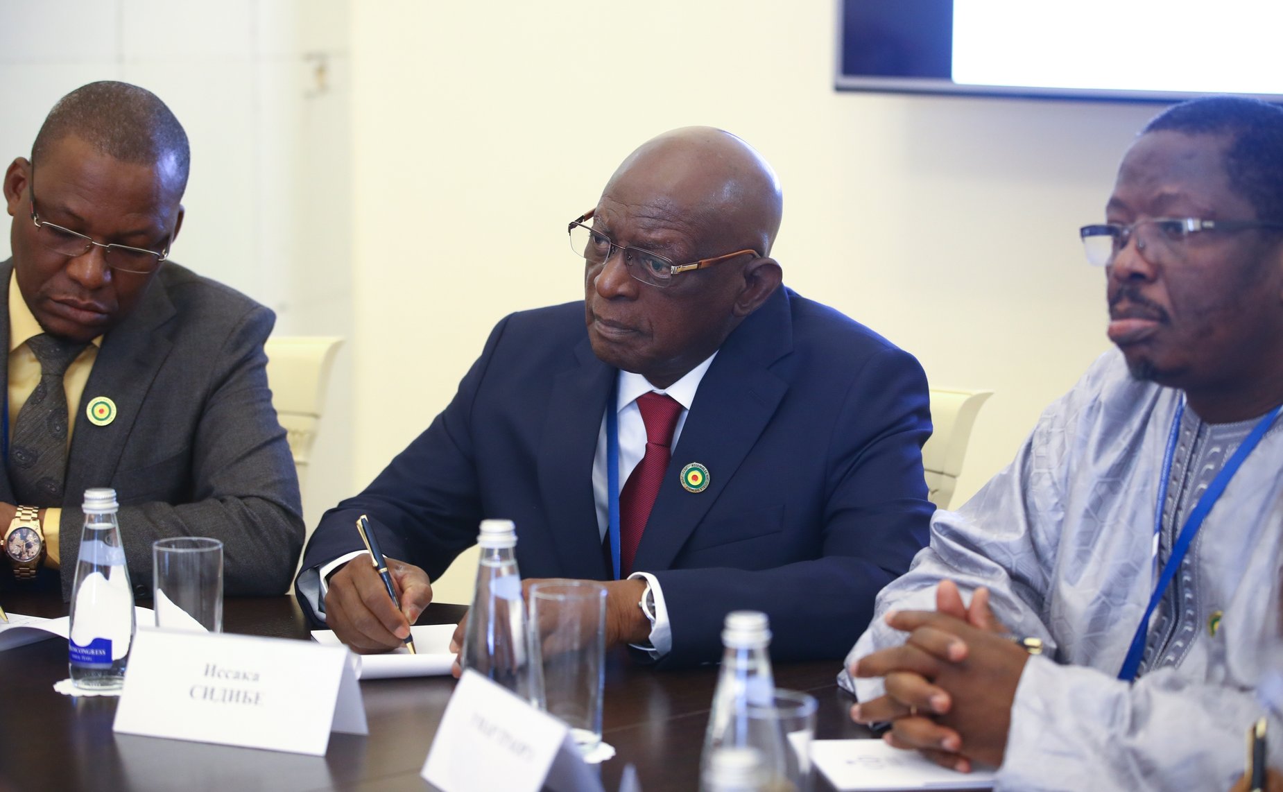 Юрий Воробьев провел встречу с Председателем Национального собрания Республики Мали Иссакой Сидибе