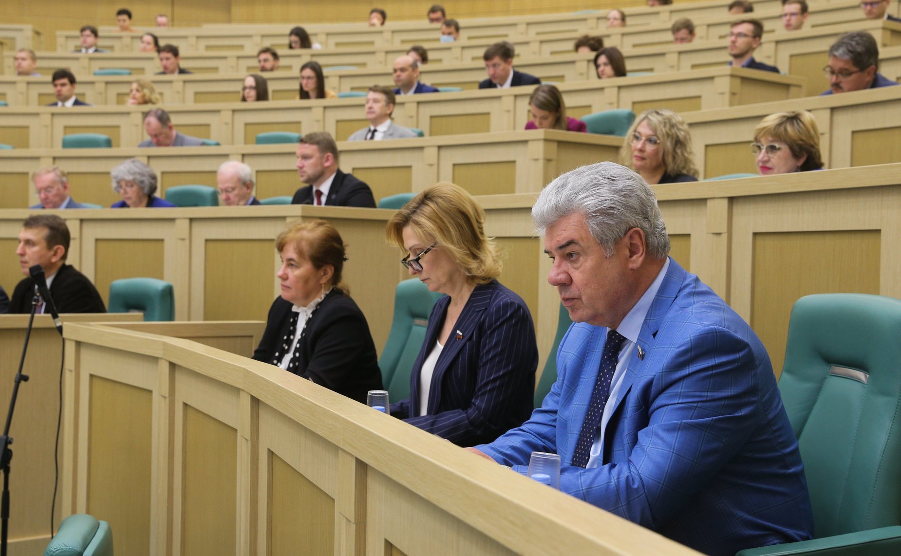 Парламентские слушания на тему «Научный кадровый потенциал страны: состояние, тенденции развития и инструменты роста»