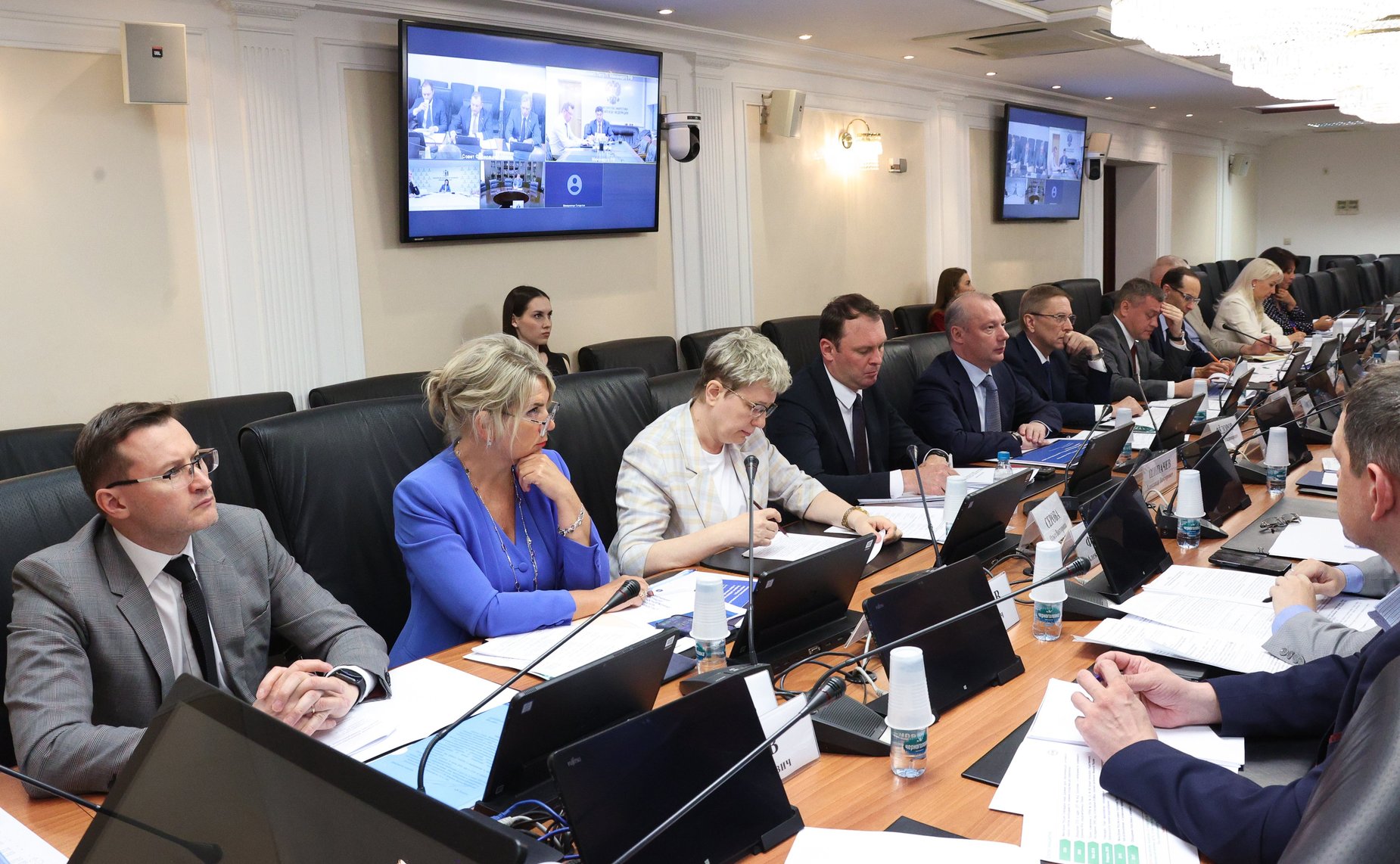 Совещание Комитета СФ по экономической политике «Снижение уровня износа инженерной инфраструктуры. Меры по привлечению инвестиций в сферу теплоснабжения»