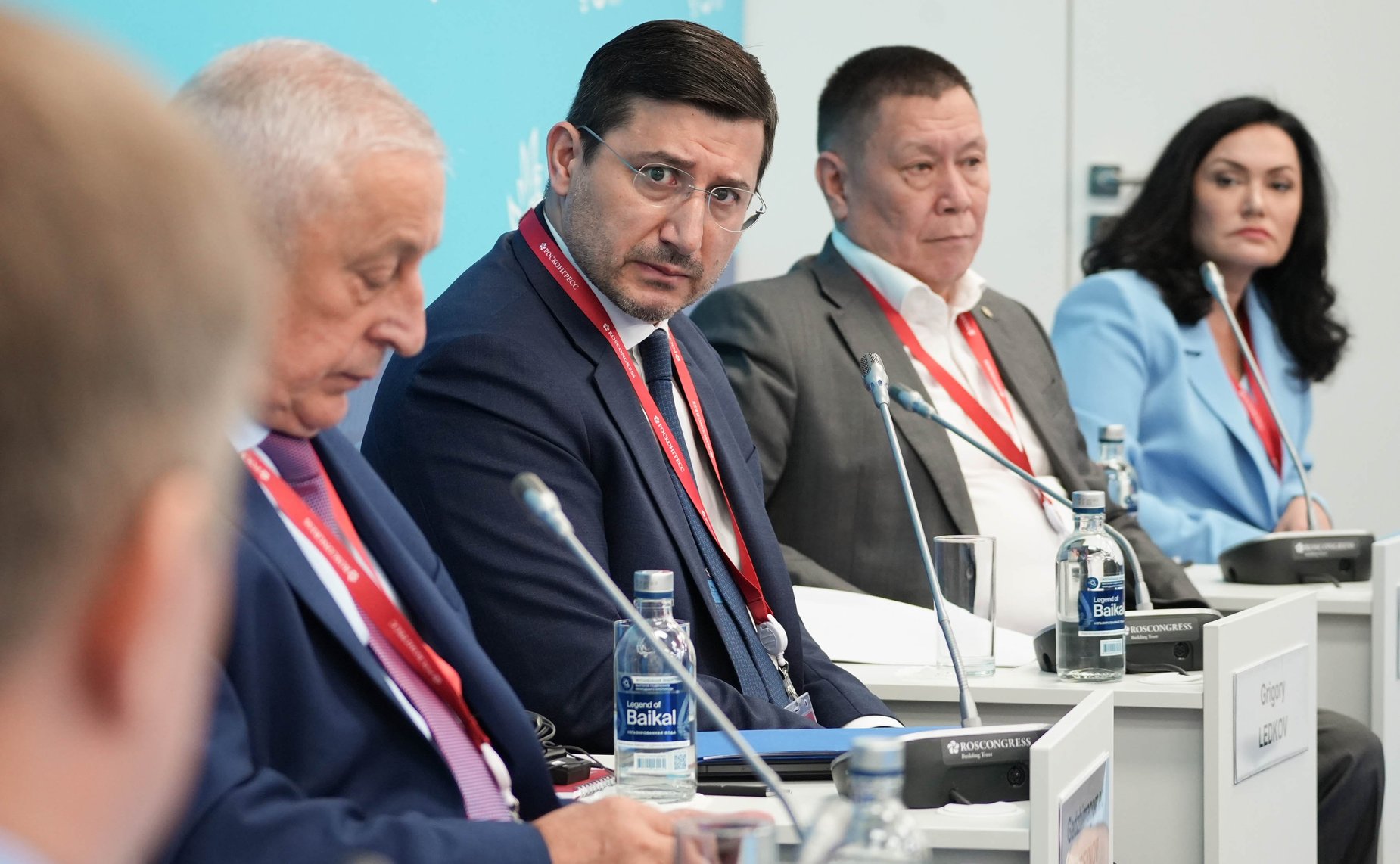Сессия «Сохранить планету. Роль Дальнего Востока». Сенаторы принимают участие в VIII Восточном экономическом форуме