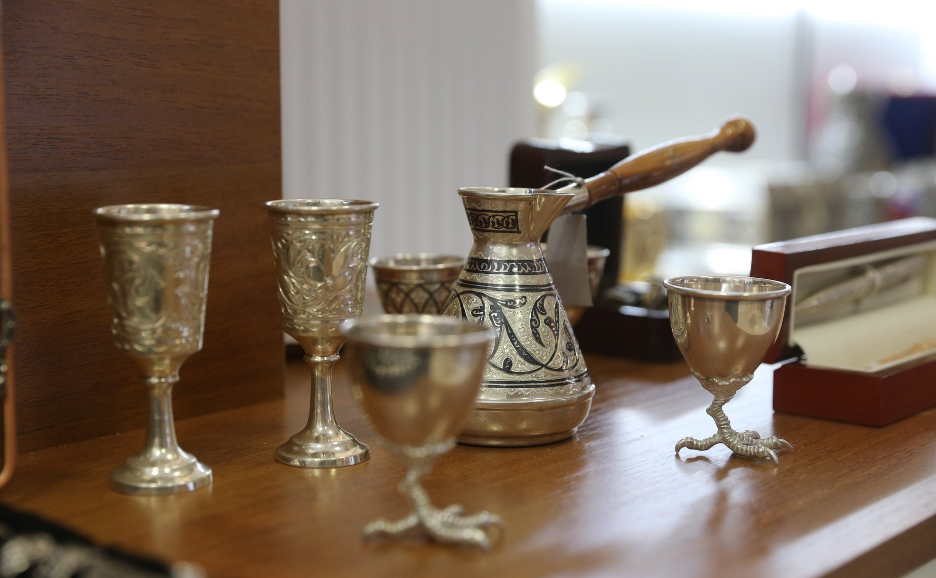 Валентина Матвиенко и Сергей Меликов посетили выставку, посвященную 100-летию Республики Дагестан