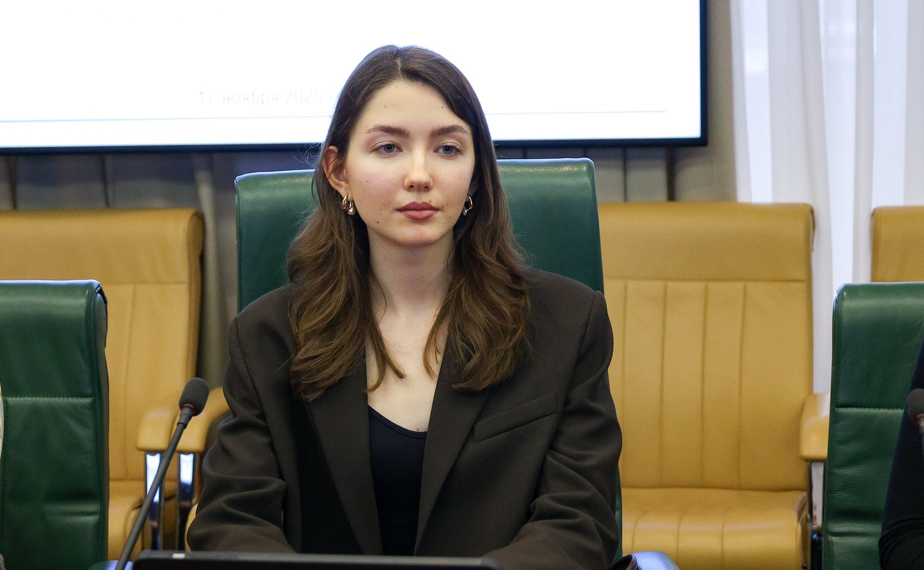 Наталья Комарова провела встречу с учащимися 10–11 класса