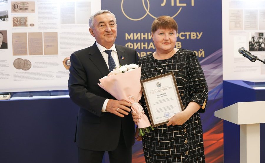 Елена Писарева приняла участие в торжественных мероприятиях, посвящённых 80-летним юбилеям деятельности финансовой службы и органов юстиции в Новгородской области