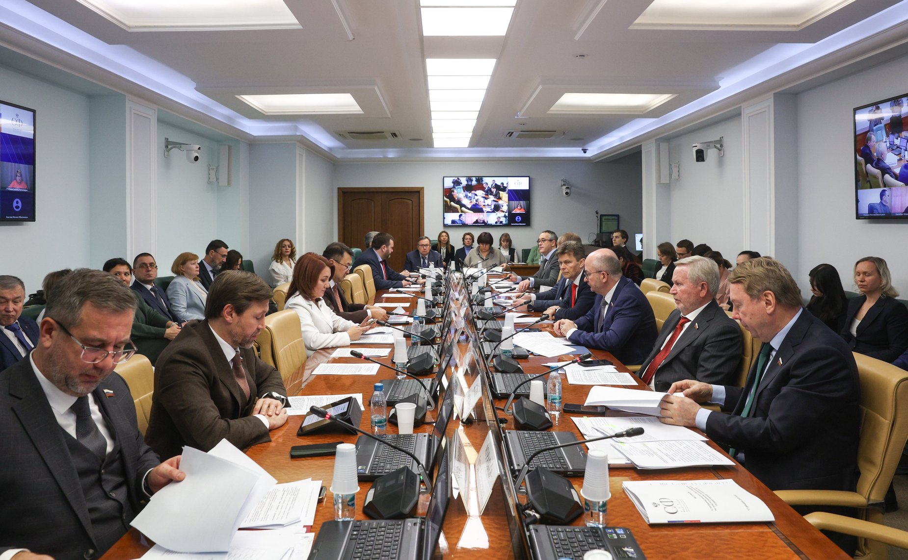 Заседание Комитета Совета Федерации по конституционному законодательству и государственному строительству