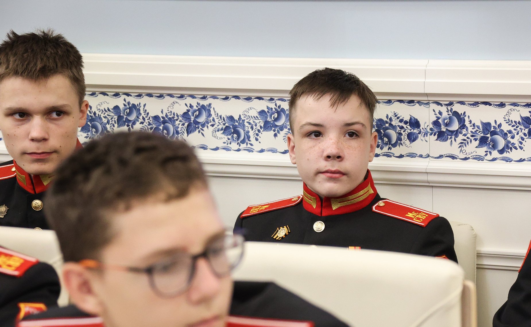 Встреча заместителя Председателя СФ Константина Косачева с воспитанниками Московского суворовского военного училища — участниками Парада Победы на Красной площади 2024 года