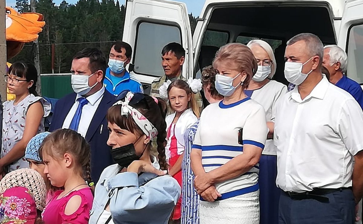 Татьяна Гигель приняла участие в торжественном открытии новой детской игровой площадки, построенной в селе Паспаул Чойского района