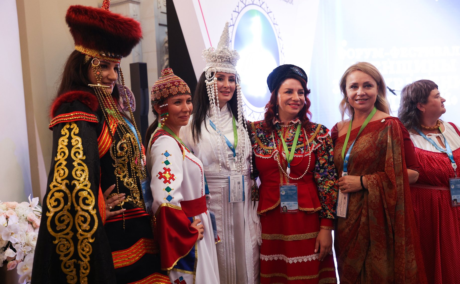 Валентина Матвиенко приняла участие в церемонии открытия форума-фестиваля «Женщины за сохранение традиций»