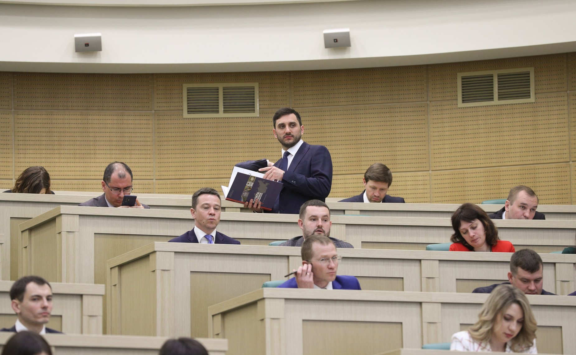 Пленарное заседание Форума молодых парламентариев: «Молодежь XXI века: сберегая наследие, развивая сотрудничество, приближая будущее»