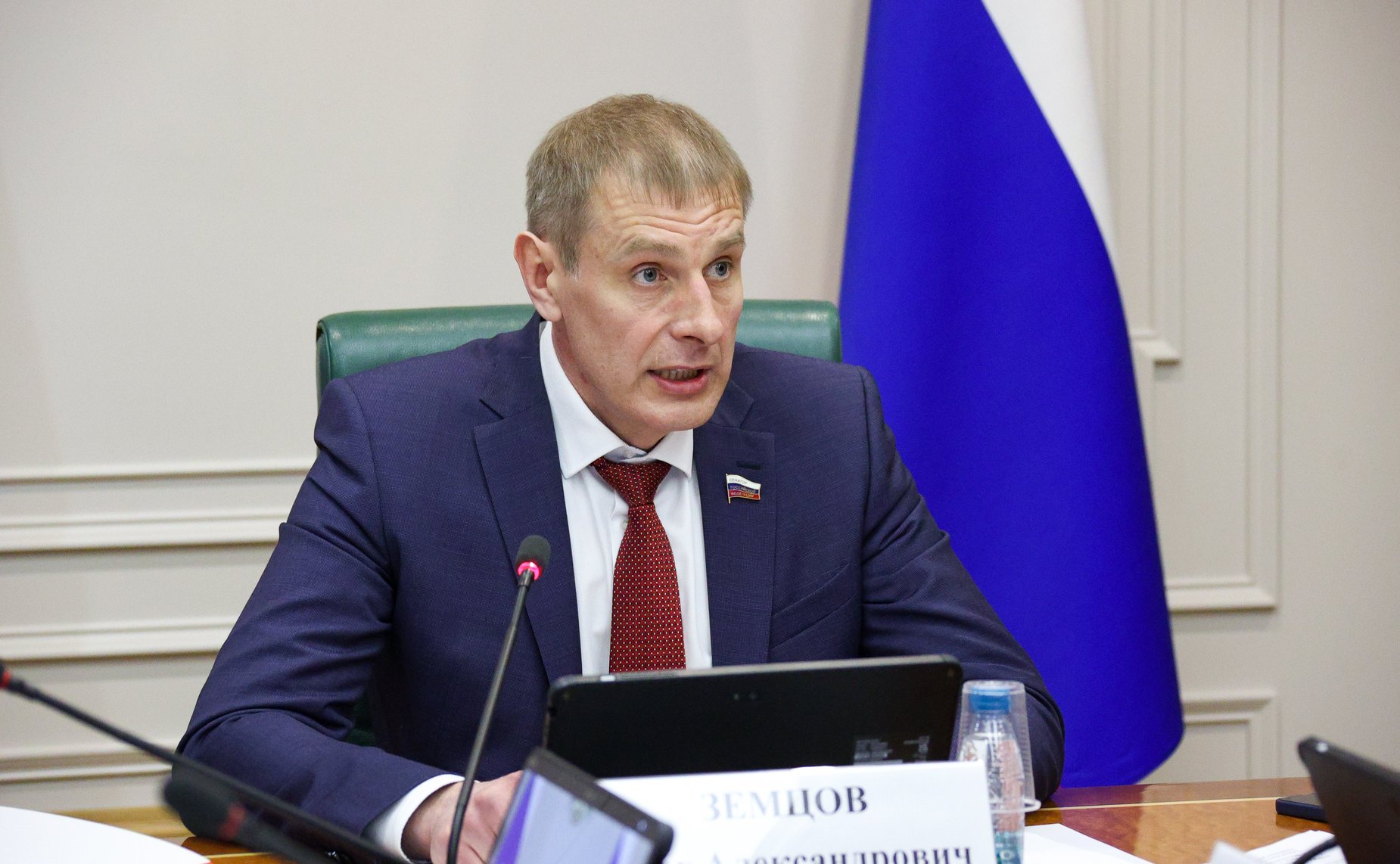 Олег Земцов