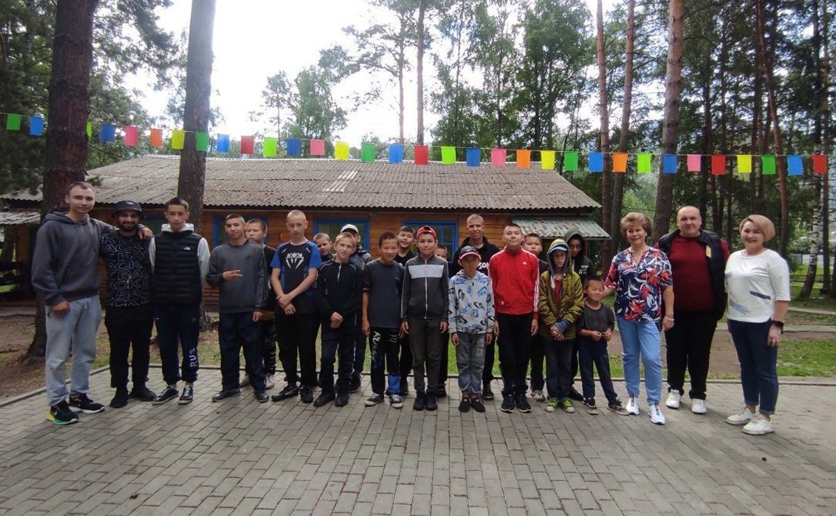 Татьяна Гигель в ходе рабочей поездки по региону побывала в летнем оздоровительном лагере «Манжерок»