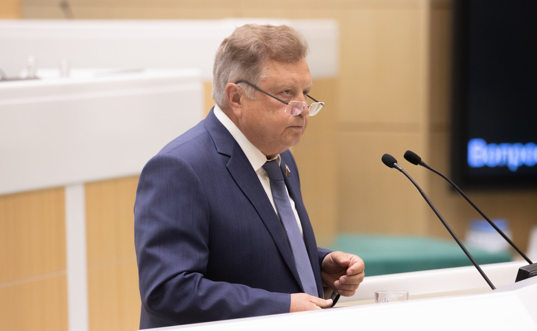 Е. Серебренников