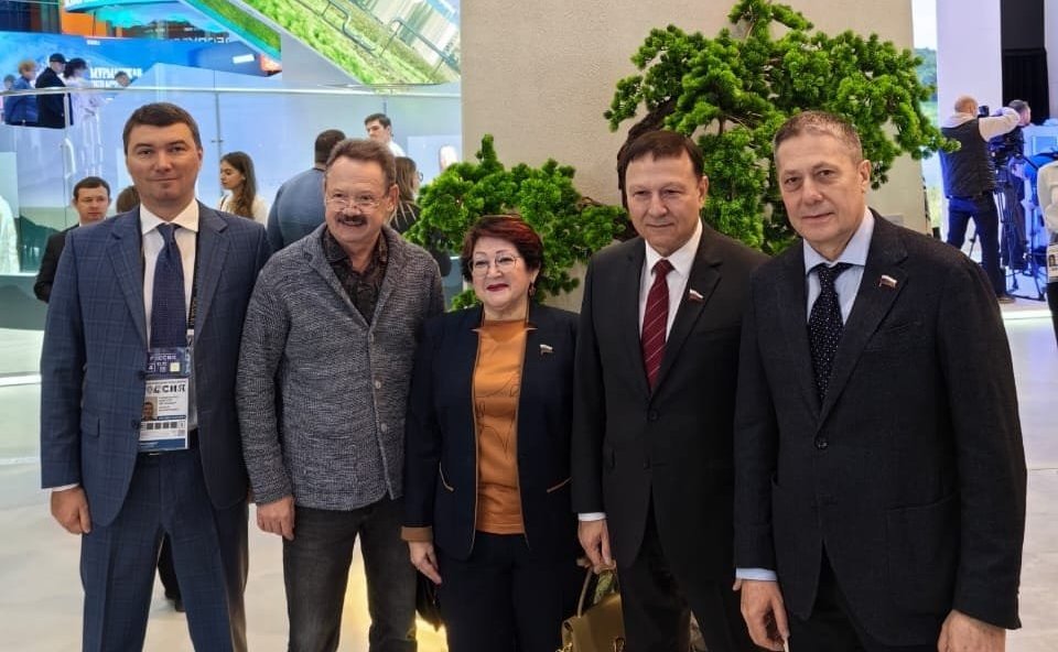 А. Ролик и Л. Талабаева приняли участие в торжественной церемонии открытия Дня Приморского края в рамках Международной выставки — форума «Россия»