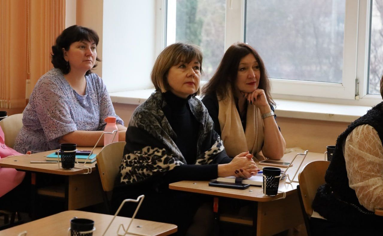 Екатерина Алтабаева встретилась с творческой группой учителей, которые преподают Севастополеведение