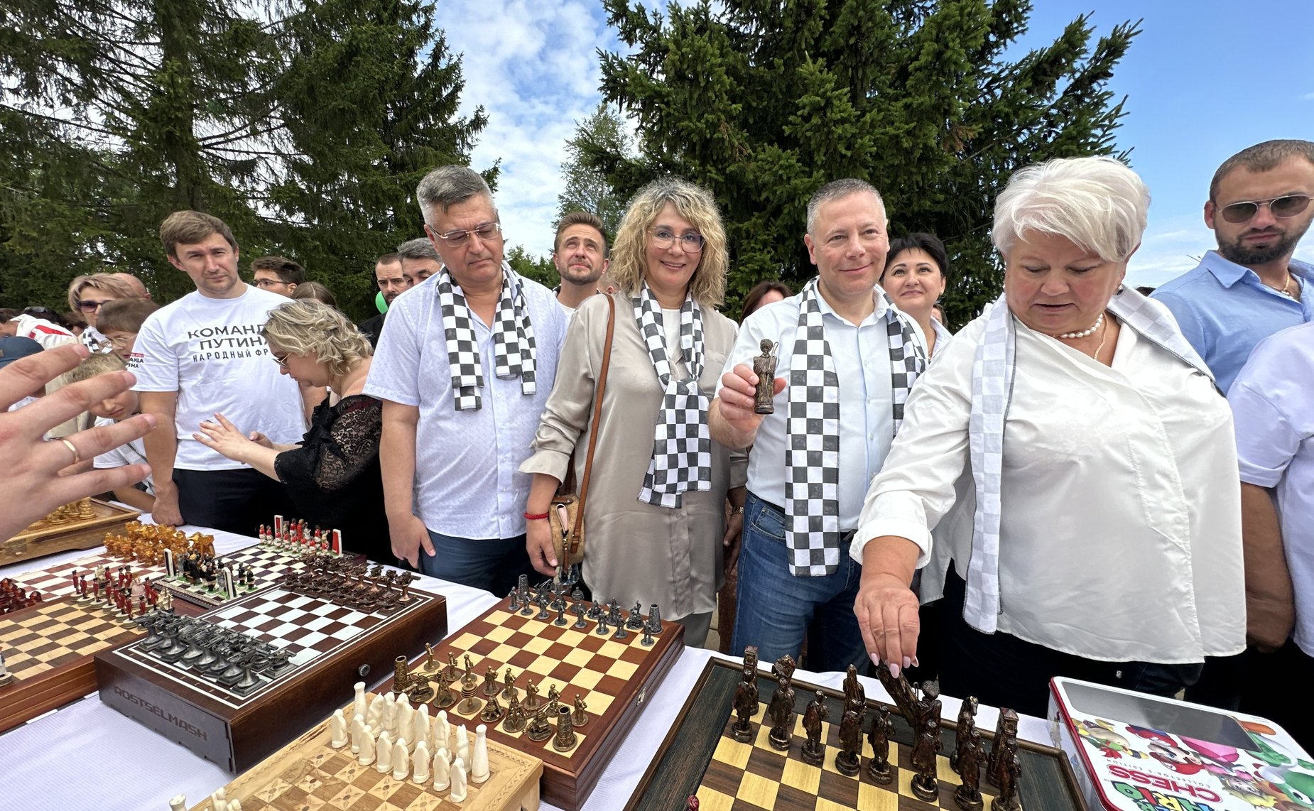 Сенаторы РФ приняли участие в открытии шахматного фестиваля в городе Данилове