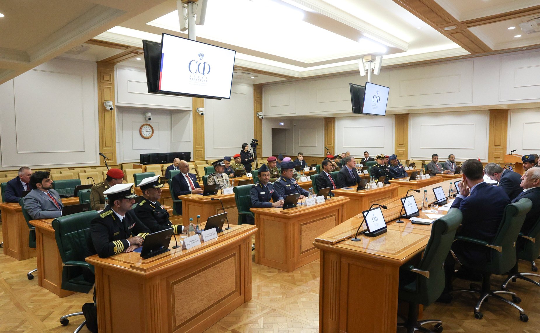 Мохмад Ахмадов провел встречу с делегацией Султаната Оман