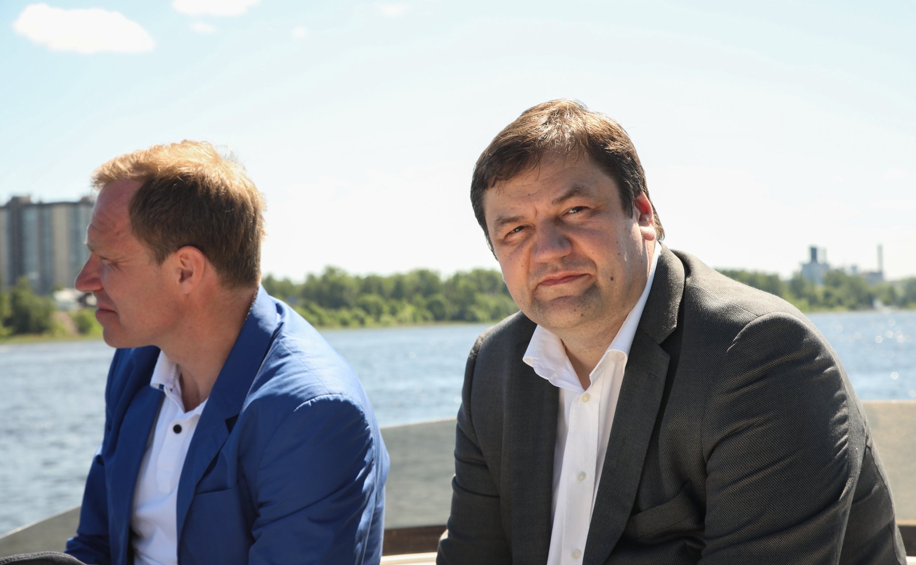 Сенаторы приняли участие в торжественной церемонии поднятия со дна Невы в районе Невского пятачка полковой пушки, затонувшей в ходе боев 1941 года