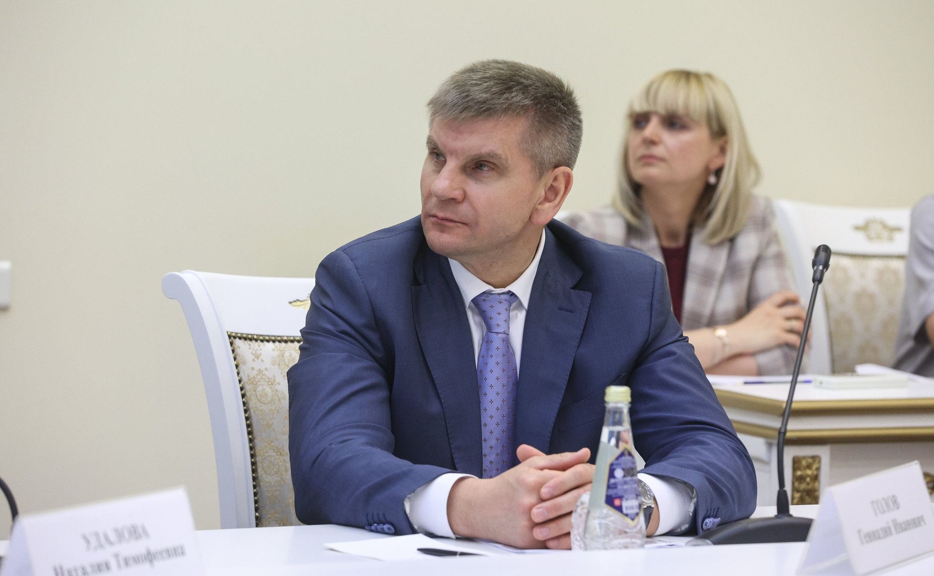 Геннадий Голов