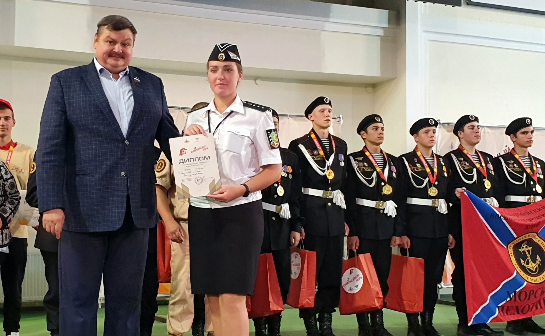 Сергей Колбин вручил дипломы и награды победителям конкурса «Юный водолаз»