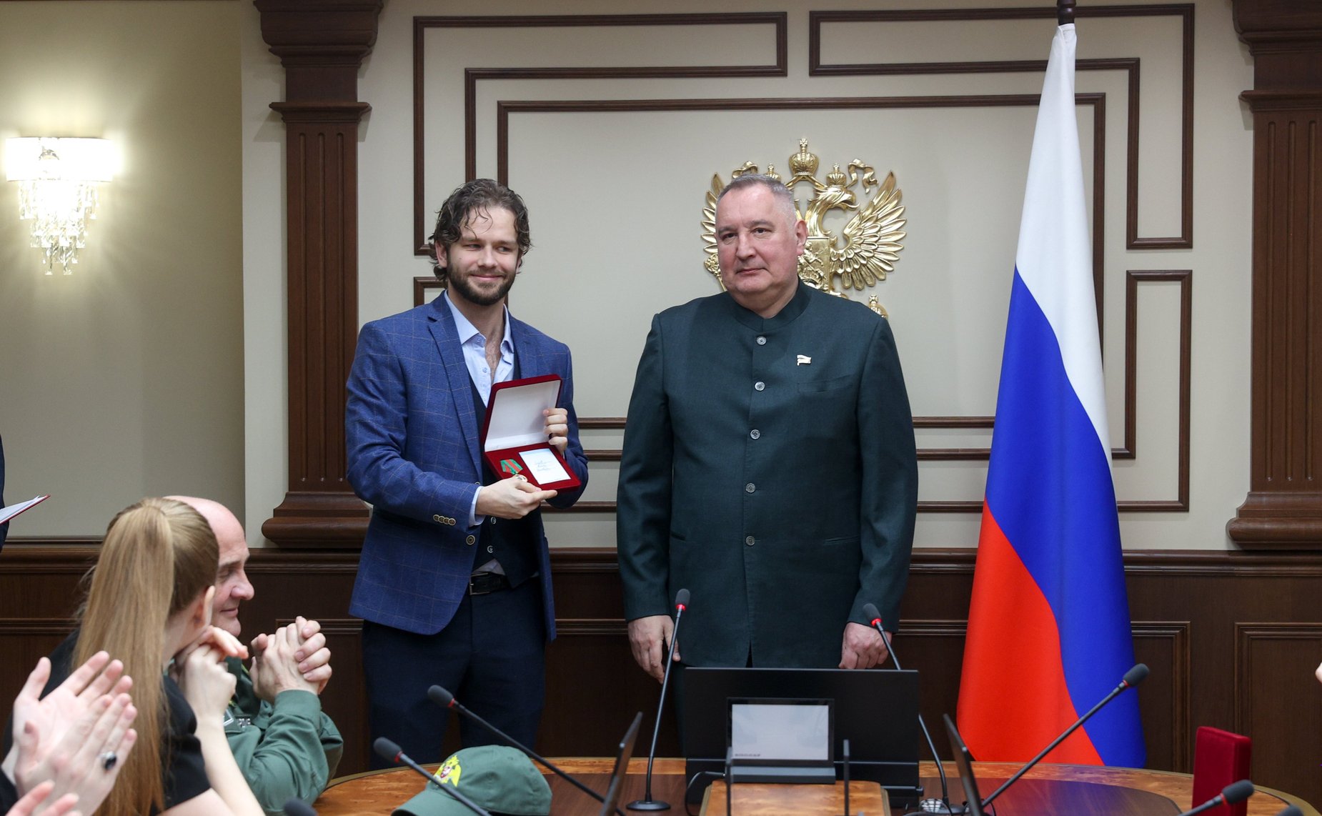Церемония награждения медалью ордена «За заслуги перед Запорожской областью» съемочной группы художественного фильма «СВОИ. Баллада о войне» и музыкального коллектива «Звездный десант»