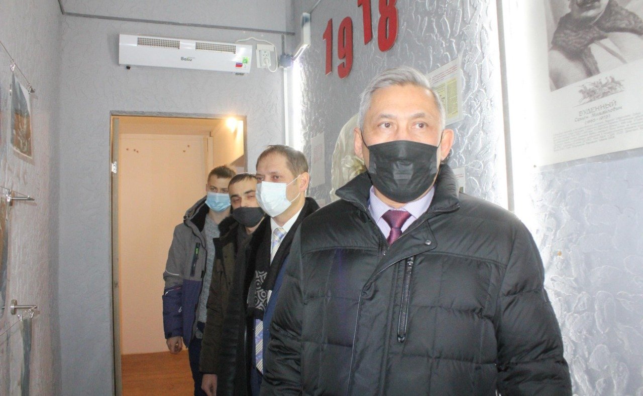 Юрий Валяев провел Урок патриотизма с юнармейцами и волонтерами