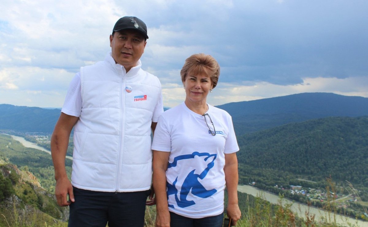 Татьяна Гигель встретилась с участниками велопробега, организованного членами региональных молодежный общественных организаций в честь 75-летия Великой Победы