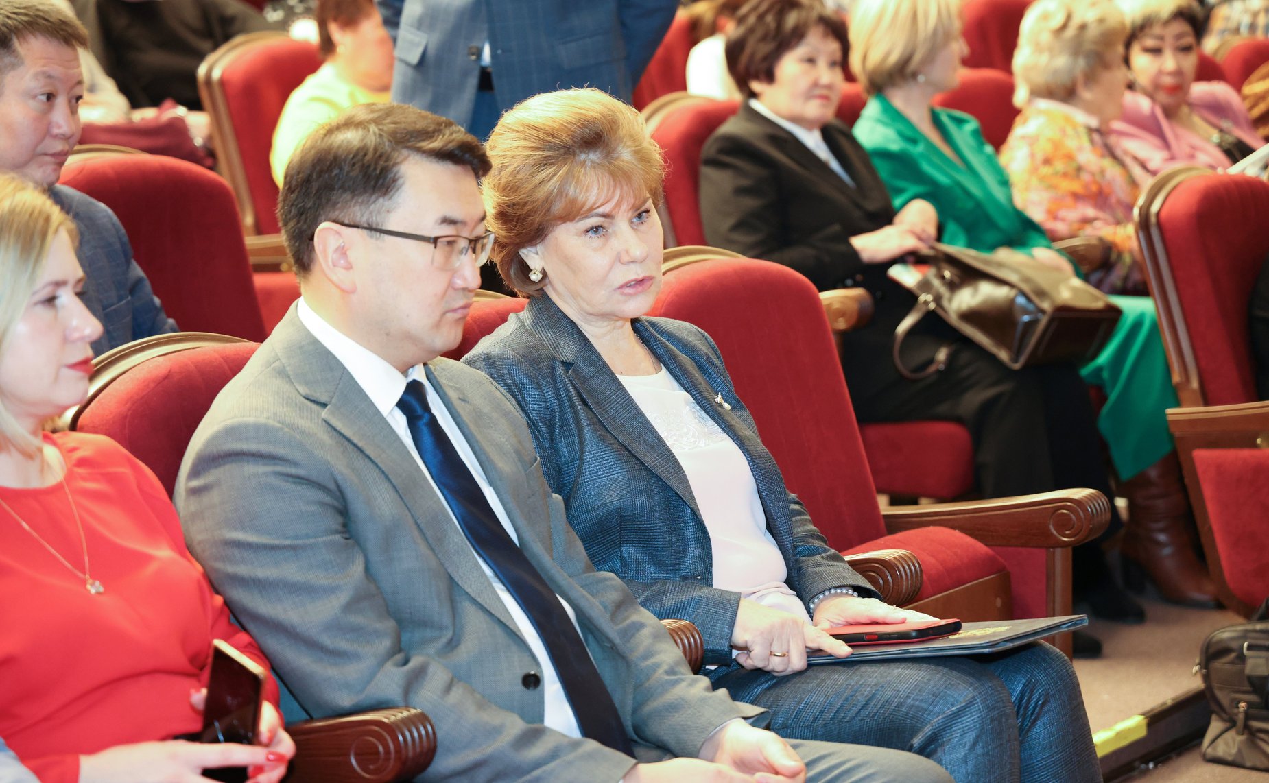 Татьяна Гигель в ходе рабочей командировки по региону приняла участие в торжественном собрании, посвященном празднованию Международного женского дня 8 Марта