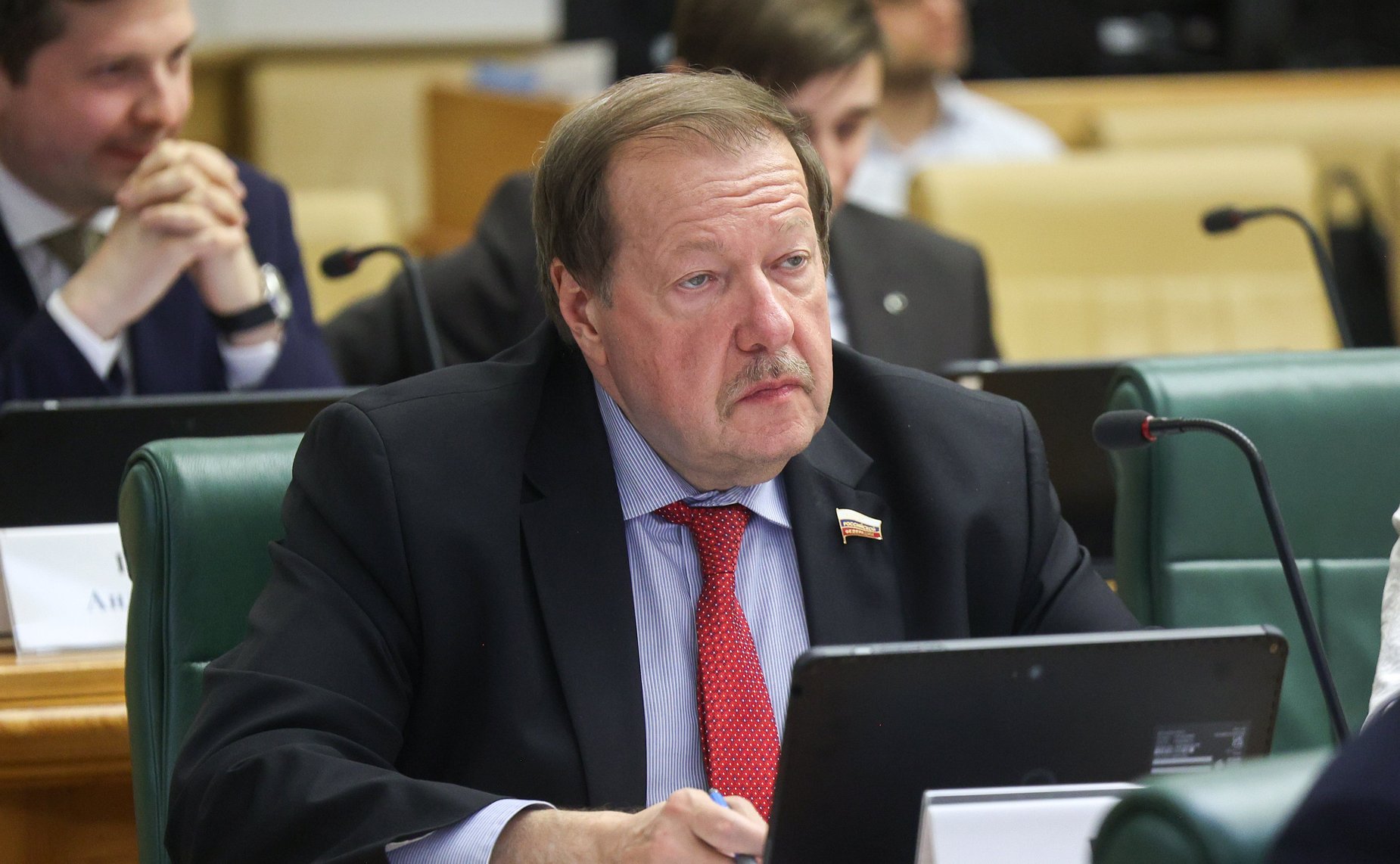 Александр Русаков