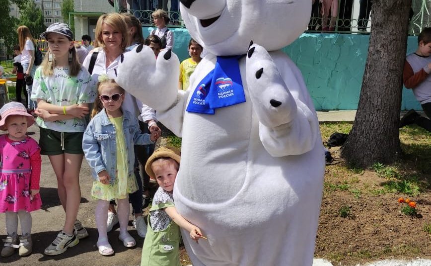 Николай Владимиров принял участие в открытии первого в Чувашии центра социальных услуг для семей с детьми