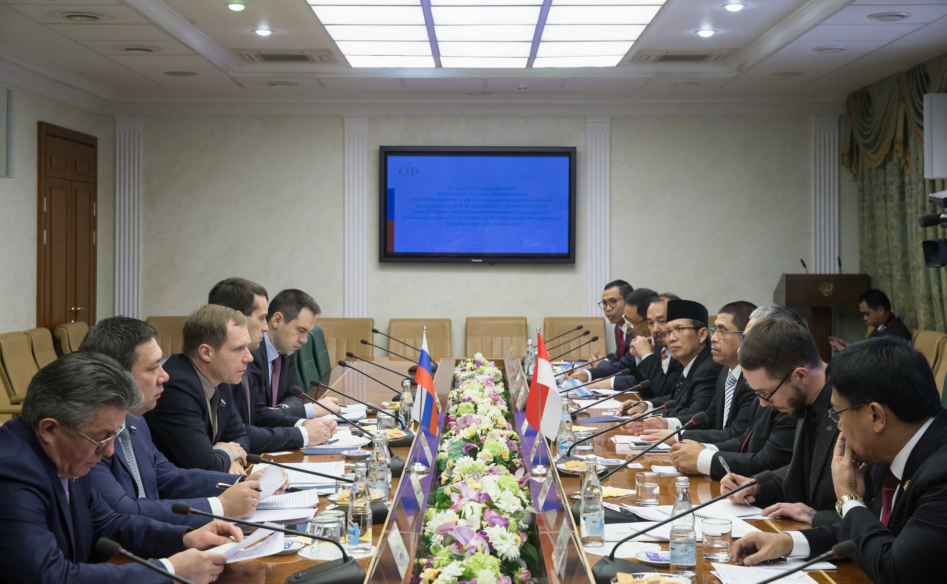 Встреча А. Кутепова с заместителем руководителя Обзорного органа Народного консультативного конгресса Республики Индонезии Табагусом Сунманджайя