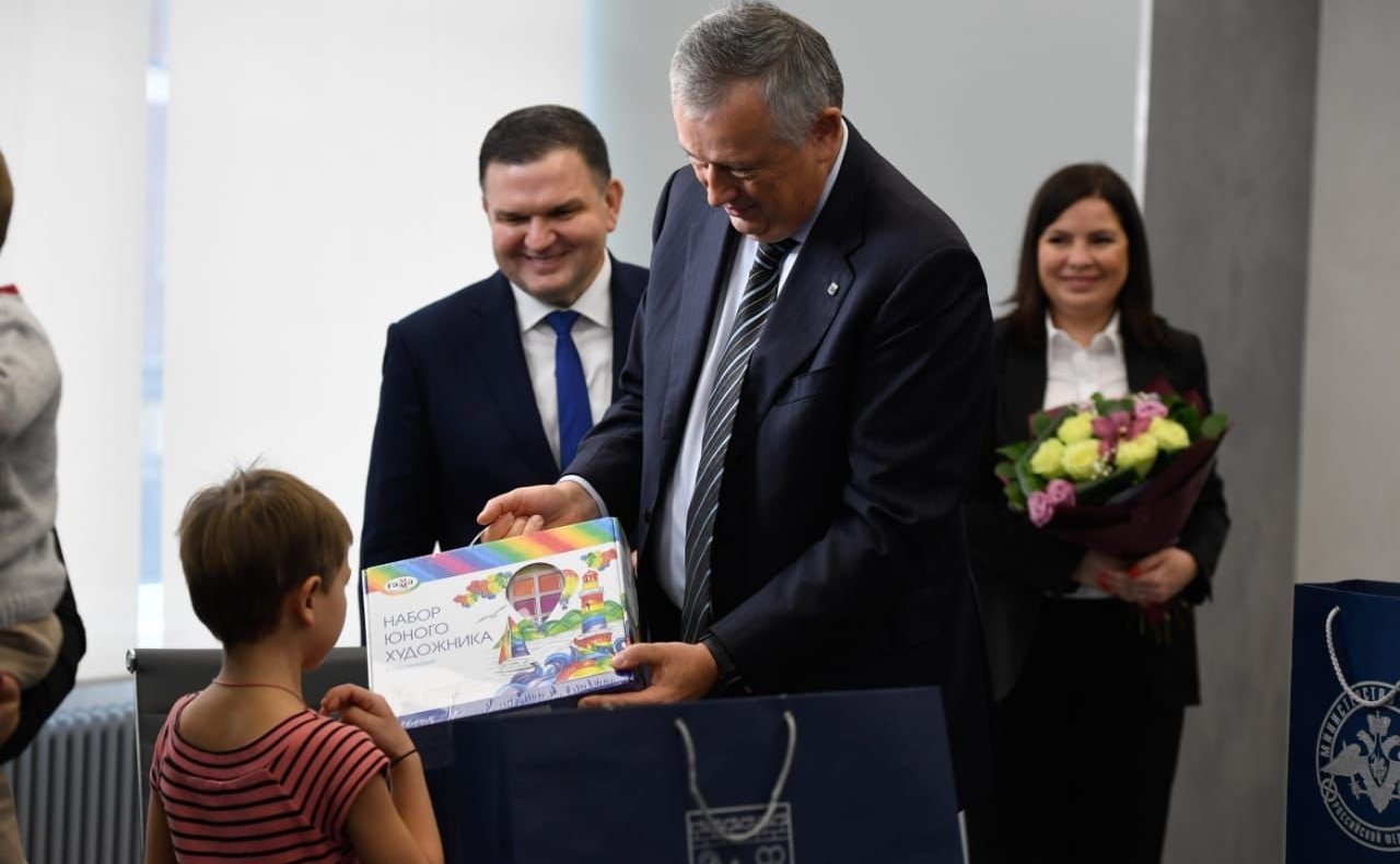 В канун празднования Дня народного единства четыре юных жителя Ленинградской области удостоены наград VIII ежегодной премии «Дети-герои» за проявленное личное мужество