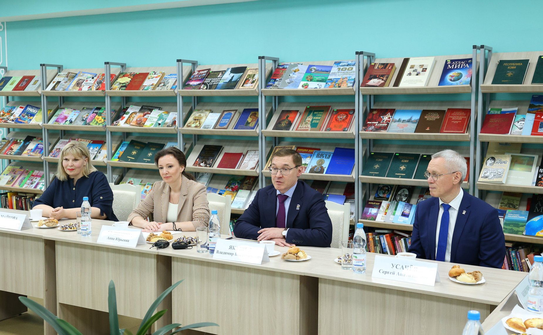 Владимир Якушев в ходе рабочей поездки в Республику Коми встретился с коллективом Республиканского Тентюковского дома-интерната для престарелых и инвалидов