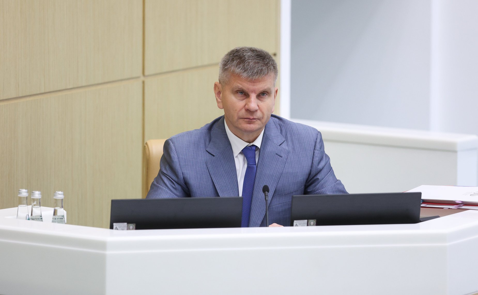 Геннадий Голов