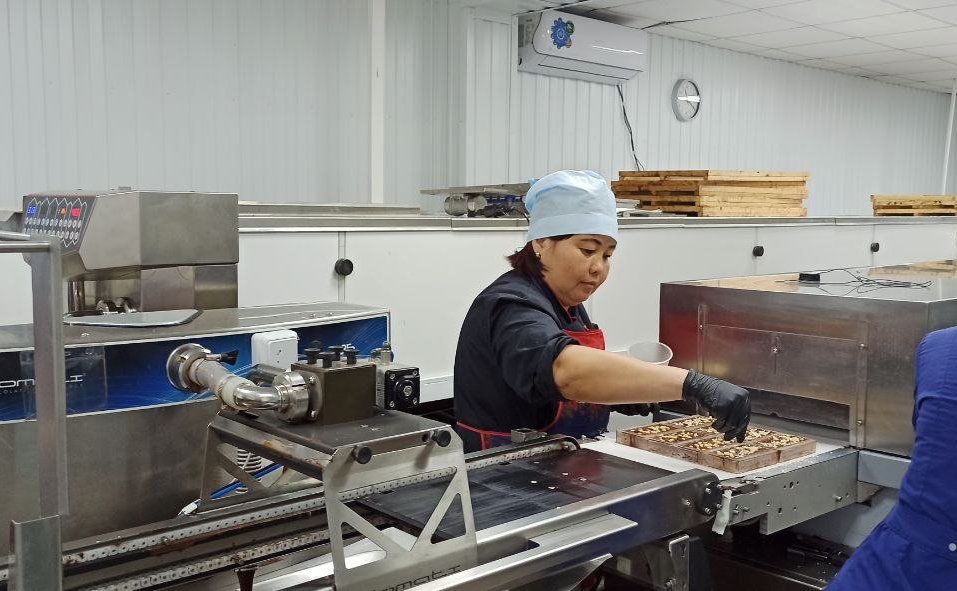 Татьяна Гигель в ходе рабочей поездки в регион посетила ряд предприятий, в том числе и кондитерскую фабрику