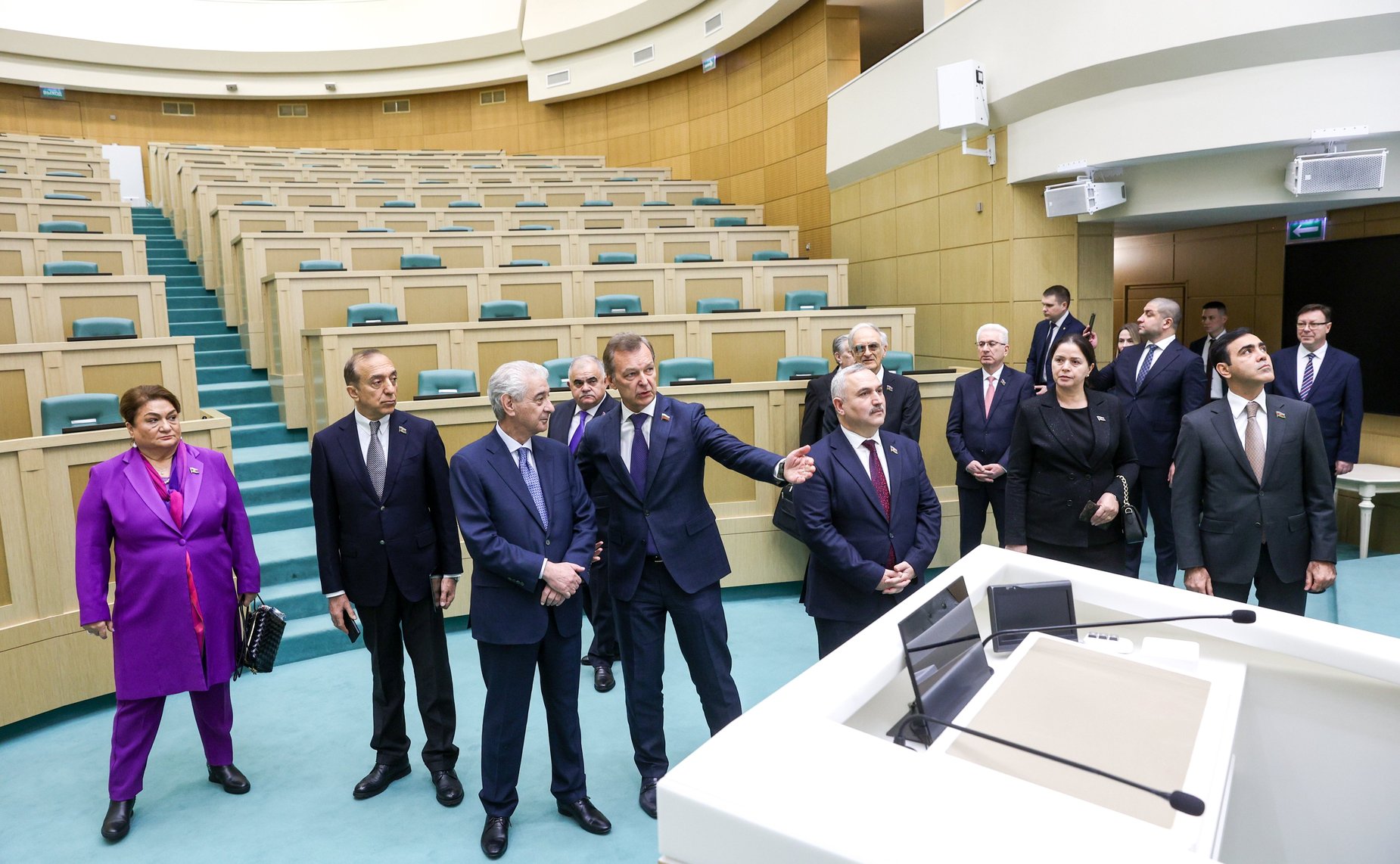 Экскурсия по Совету Федерации для делегации Милли Меджлиса Азербайджанской Республики во главе с первым заместителем Председателя Милли Меджлиса Азербайджанской Республики Али Ахмедовым